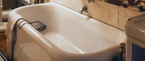 Antique Cast Iron Apron Bathtub